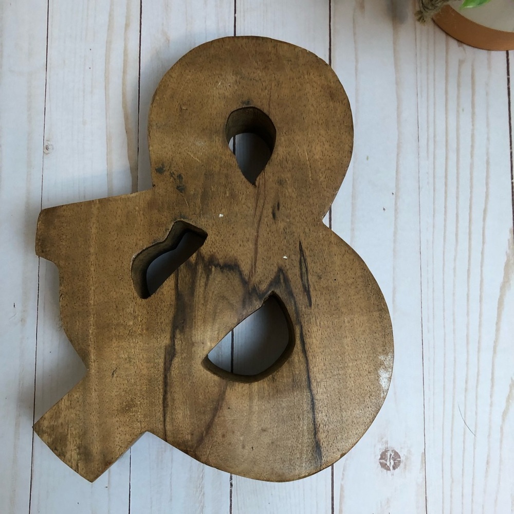 Wooden “&” Wedding Sign! - Picture 3 of 3